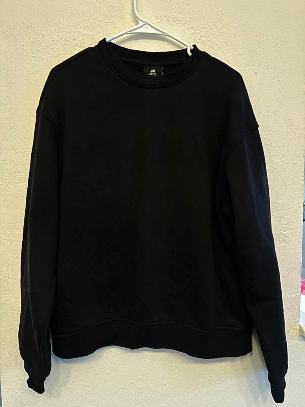 H&M Men’s Black Crewneck Pullover Sweater